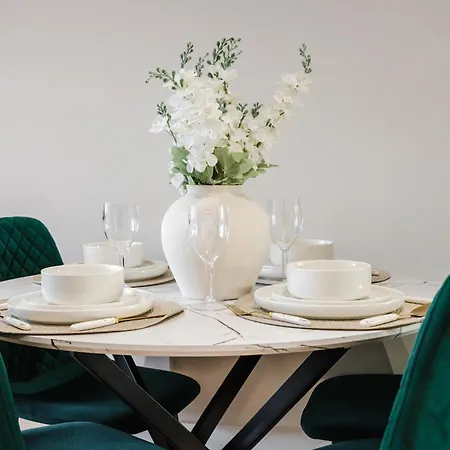 Stylish Centre Retreat Sleeps 8 Lejlighed