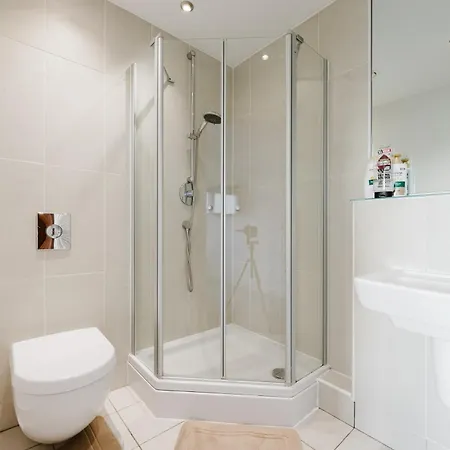Lejlighed Stylish Centre Retreat Sleeps 8