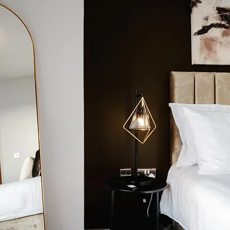 Stylish Centre Retreat Sleeps 8 Lejlighed