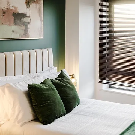 Stylish Centre Retreat Sleeps 8 Lejlighed *